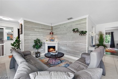 Adorable home ideally located just three lots from the river and - photo 4