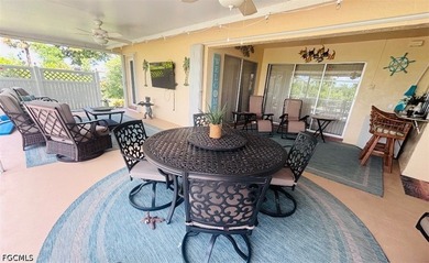 LOCATION LOCATION LOCATION This stunning 3 Bedroom 2 Bath - photo 5