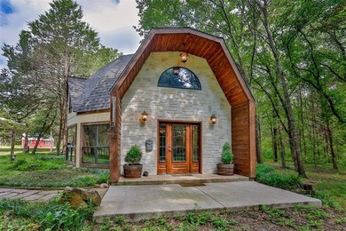 (private lake, pond, creek) Home For Sale in Ravenna Texas