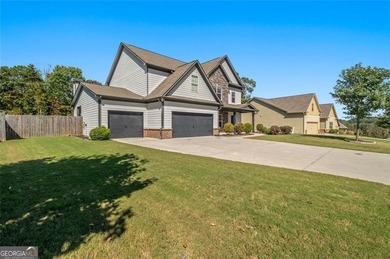 Lake Lanier Home For Sale in Flowery Branch Georgia