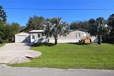 Lake Istokpoga Home For Sale in Lorida Florida