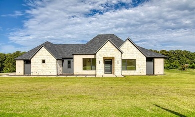 Shadow Lake Estates Home For Sale in Wills Point Texas