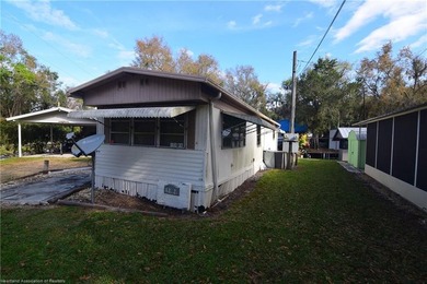 An extremely rare opportunity to have a mobile home on a canal - photo 1