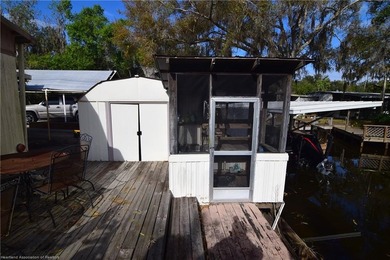 An extremely rare opportunity to have a mobile home on a canal - photo 9