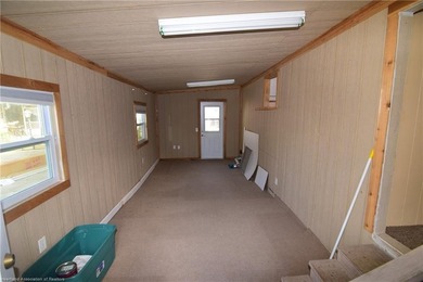 An extremely rare opportunity to have a mobile home on a canal - photo 10