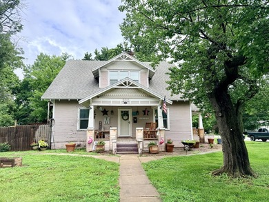 Beautiful older home that has been updated and ready to go! This - photo 1