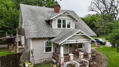 Beautiful older home that has been updated and ready to go! This - photo 5