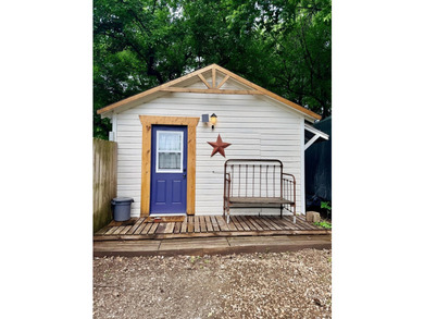 Beautiful older home that has been updated and ready to go! This - photo 6