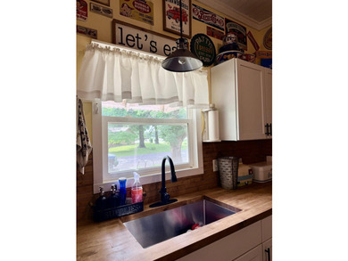 Beautiful older home that has been updated and ready to go! This - photo 10