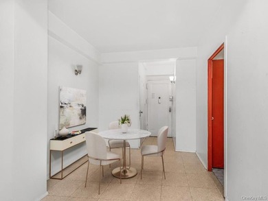 Welcome to 1725 Purdy St #2E. 1 Bedroom 1 Bathroom apartment - photo 5