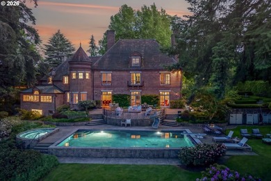 Born from the grandeur of Portland's Golden Age, this iconic - photo 1