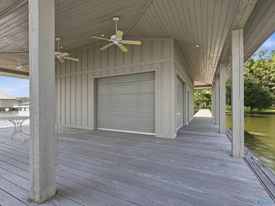 Beautiful waterfront property on Lake Guntersville featuring 4 - photo 12