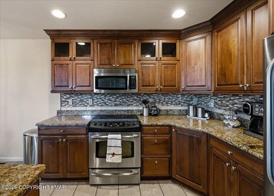Well-maintained contemporary townhome located in the highly - photo 14