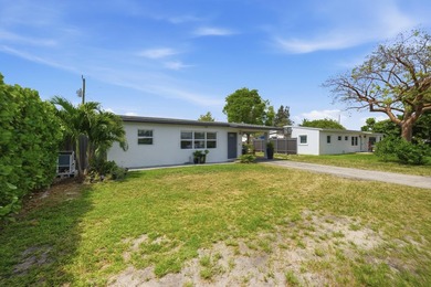 Beautifully updated 2-bedroom, 1-bath home with EXTRA Florida - photo 5