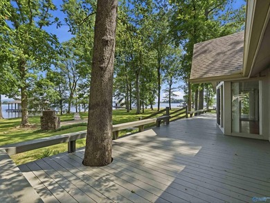 Beautiful waterfront property on Lake Guntersville featuring 4 - photo 17