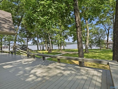 Beautiful waterfront property on Lake Guntersville featuring 4 - photo 18