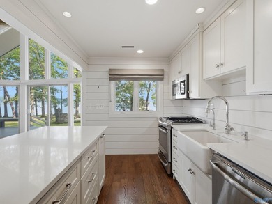 Beautiful waterfront property on Lake Guntersville featuring 4 - photo 28