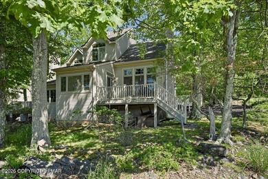 Well-maintained contemporary townhome located in the highly - photo 37