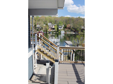 Updated lake front, new kitchen, 4 new baths, 3 bedrooms + more! - photo 15