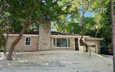 Welcome to this completely renovated stunner! Exquisite exterior - photo 2