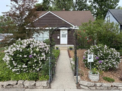 5/31 OPEN HOUSE CANCELLED. WELCOME HOME to this lovely gem of a - photo 1