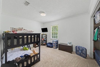 Discover the perfect blend of comfort and freedom in this well - photo 16