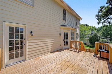Discover the perfect blend of comfort and freedom in this well - photo 19