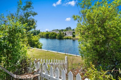 Along a beautiful tree-lined street in the heart of Avalon - photo 23