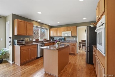 Welcome to Rolling Oaks a highly desirable community in Plymouth - photo 7