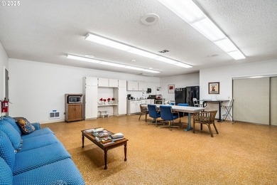 Discover top-floor living in this 1516 sq. ft. 3-bedroom, 2-bath - photo 24