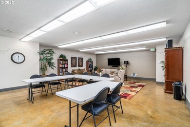 Discover top-floor living in this 1516 sq. ft. 3-bedroom, 2-bath - photo 25