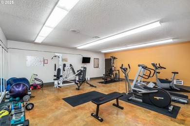 Discover top-floor living in this 1516 sq. ft. 3-bedroom, 2-bath - photo 27