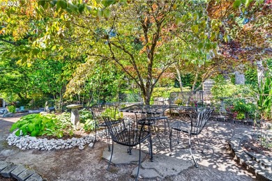 Discover top-floor living in this 1516 sq. ft. 3-bedroom, 2-bath - photo 37
