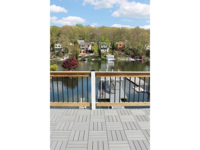 Updated lake front, new kitchen, 4 new baths, 3 bedrooms + more! - photo 12