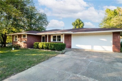 ****UPDATE: REMODELED BATHROOM AND PAINT THROUGHOUT!****