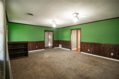 ****UPDATE: REMODELED BATHROOM AND PAINT THROUGHOUT!****