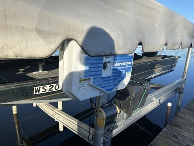 This is a great buy for anyone wanting to enjoy Fox Lake . Boat - photo 9