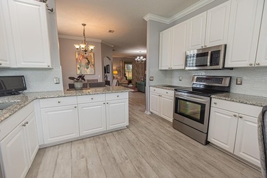 Gorgeous updated 2/2/2 with flex room with high-end finishes - photo 8