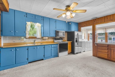 Bring your vision to this charming lakefront home on beautiful - photo 10
