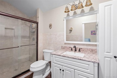 Welcome to this beautifully maintained 5-bedroom, 3.5-bath home - photo 29