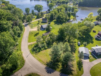 Level, easy-to-build lot on Lake Redstone with valuable - photo 7