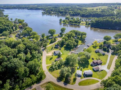 Level, easy-to-build lot on Lake Redstone with valuable - photo 8