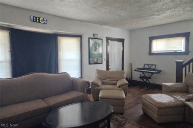 INVESTOR OPPORTUNITY! Whether you're looking to purchase your - photo 7