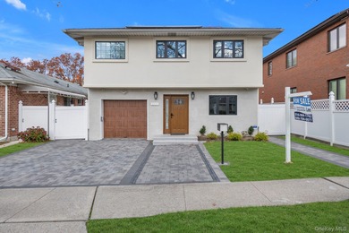 (private lake, pond, coastal) Home Sale Pending in Bayside New York