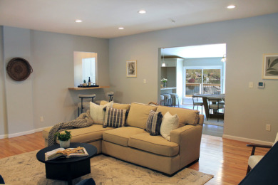 Updated lake front, new kitchen, 4 new baths, 3 bedrooms + more! - photo 6