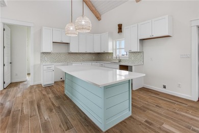Property Description: Spoonbill Bay is a luxury bay side home - photo 16