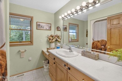 SOUTHERN LIVING, MEETS EQUESTRIAN LIVING ON 107 PRIVATE ACRES - photo 23