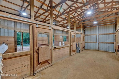 SOUTHERN LIVING, MEETS EQUESTRIAN LIVING ON 107 PRIVATE ACRES - photo 30