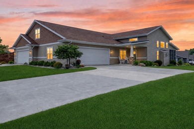 Enjoy easy main-level living in this beautifully maintained - photo 1