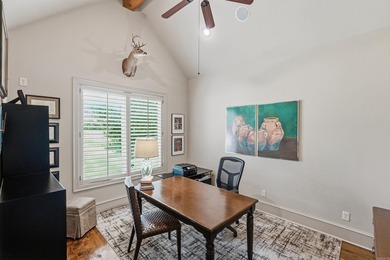 Welcome to Winthrop Point in sought-after Woodlands Edge! This - photo 5